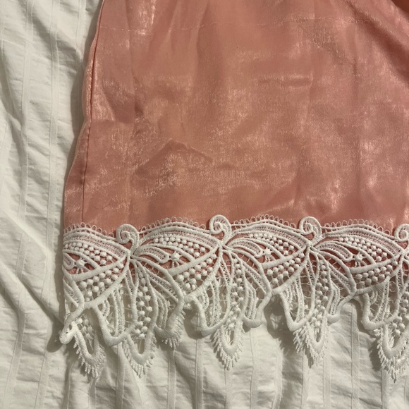 Silky Pink Robe Size S-L - Picture 4 of 8